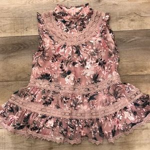 Kate spade top size small Great condition.